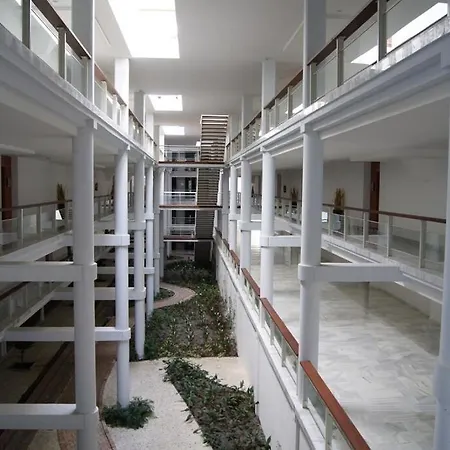 Piso En Parque Botanico Εστεπόνα